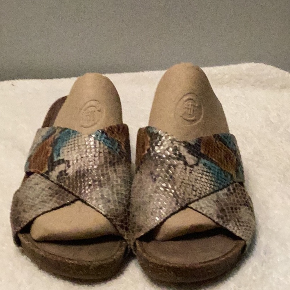 Snakeskin Patterned Slide Sandals - Picture 11 of 14